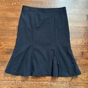 Banana Republic size 8 gray pinstriped wool blend skirt
